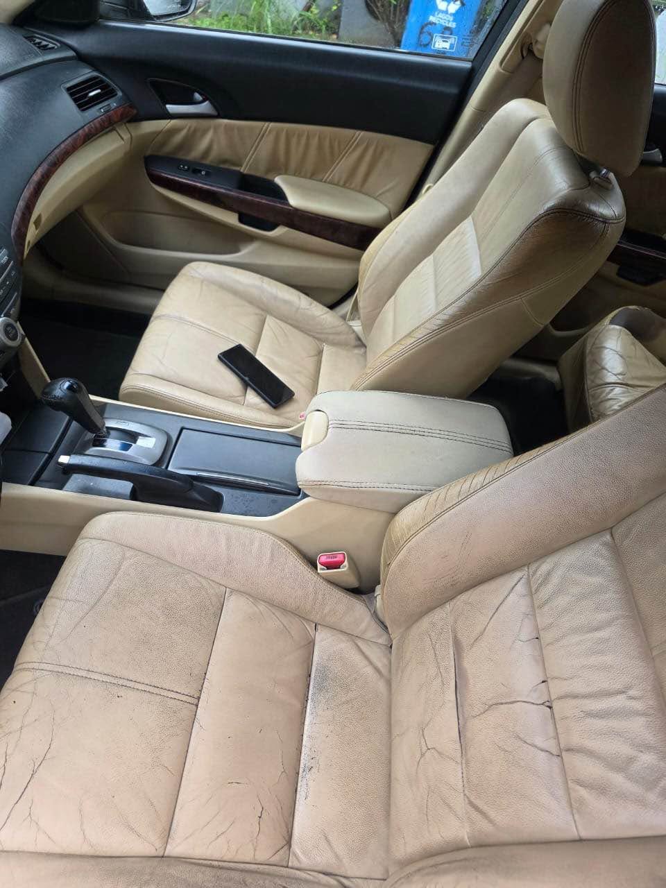 A picture of Awoof Awoof Awoof Registered Honda Crosstour 2012 model Pure Firstbody