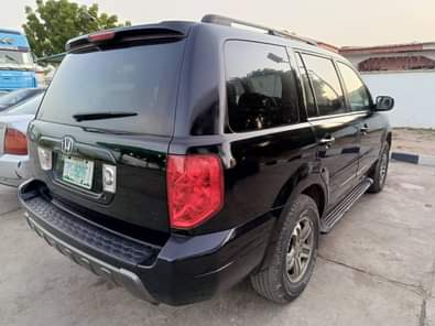 A picture of Very clean and sound 05 Honda pilot 100 buy and