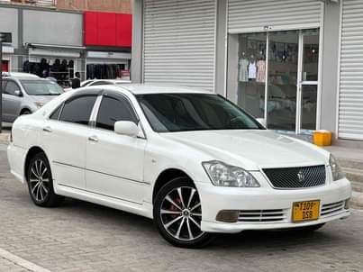 A picture of CROWN ATHLETIC FOR SALE MIL 11.8 CALL 0712827933