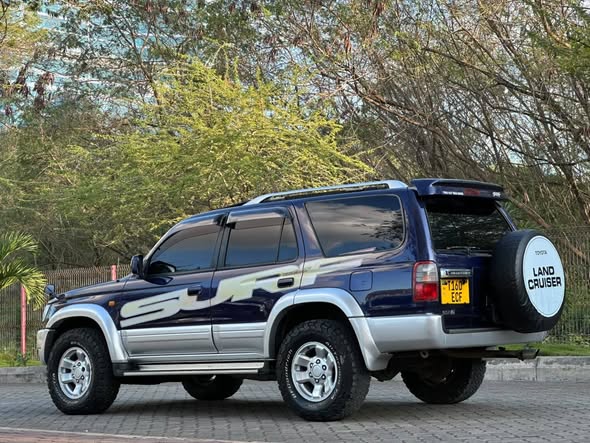 A picture of HILUX SURF BEI 28 7M CALL 0627559985