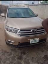A picture of Hot deal 2012 Toyota Highlander 2012 upgraded keyless no single