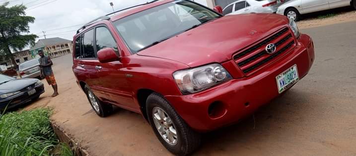 A picture of Dealers Food Belgium standard Toyota Highlander going for 3 3m