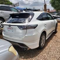 A picture of HARRIER 2015 90M