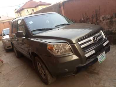 A picture of Honda pilot First body going for 1 950k My settlement