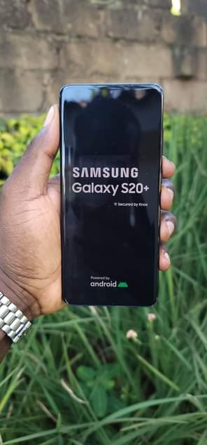 A picture of Samsung galaxy S20 call 0743109325