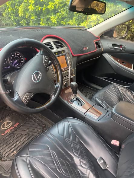 A picture of Lexus Es350