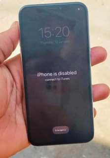 A picture of Iphone xr