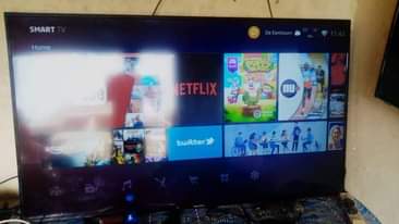 A picture of tv sabofa laptop kwa bei powa