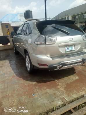 A picture of Takas Motors 07060931241 DISTRESS SALES Lexus Rx 330 Owerri sharp