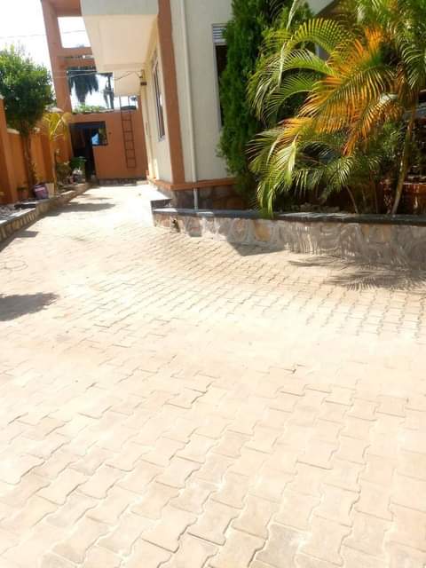 A picture of Used pavers