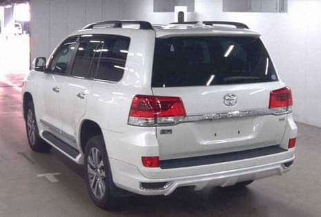 A picture of LandCruiser...Petrol...2018...0780260939