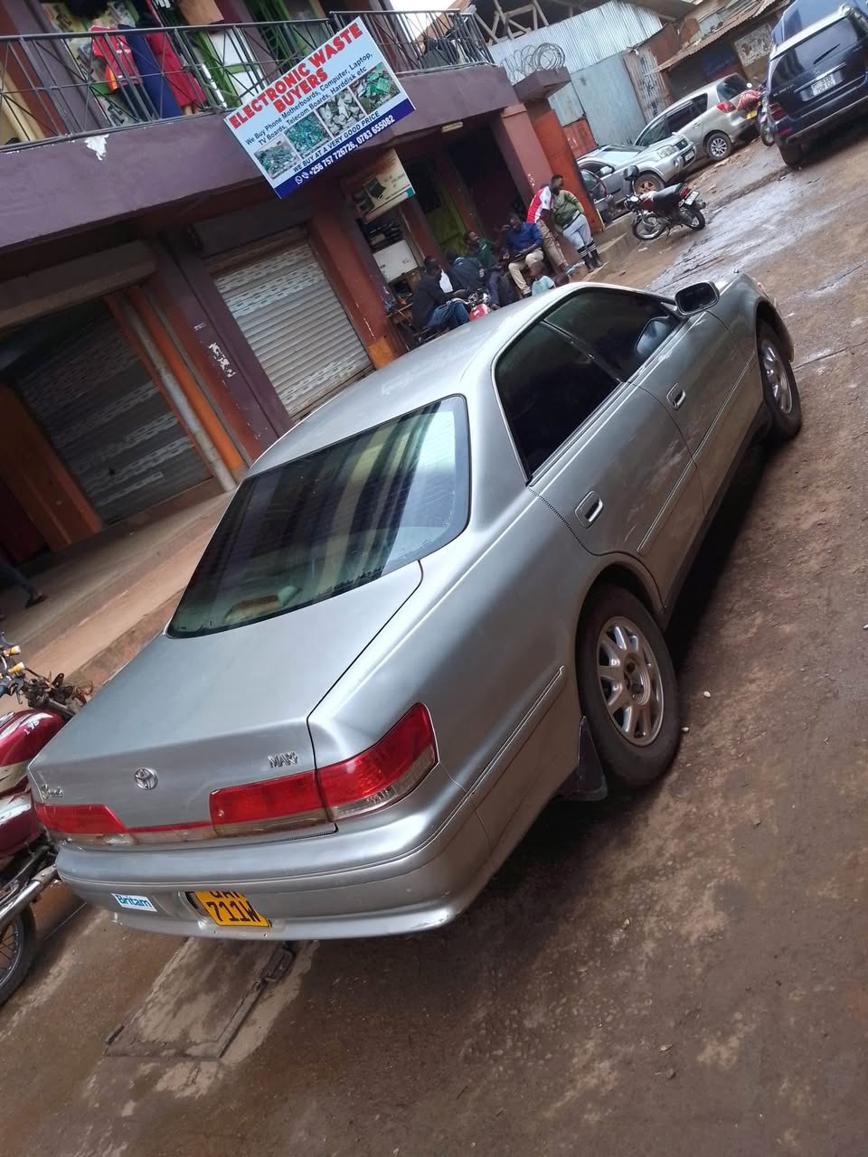 A picture of 2000 Toyota mark ll