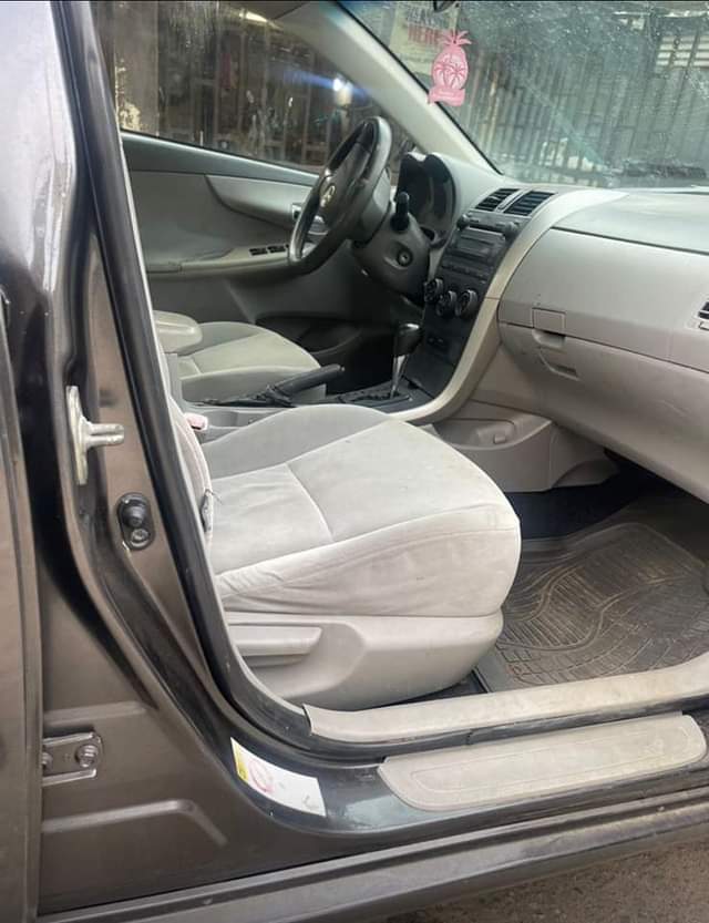 A picture of MONEY urgently toks STANDARD super sound American spec TOYOTA Corrolla
