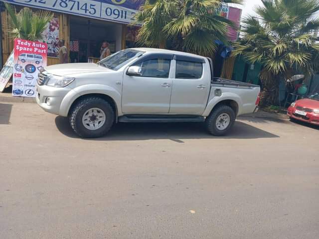 used toyota hilux