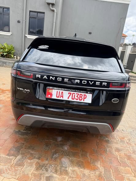 A picture of Range Rover velar 2020 petro