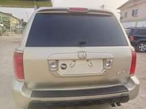 A picture of Honda pilot Engine perfect Gear perfect Ac need attention Owner