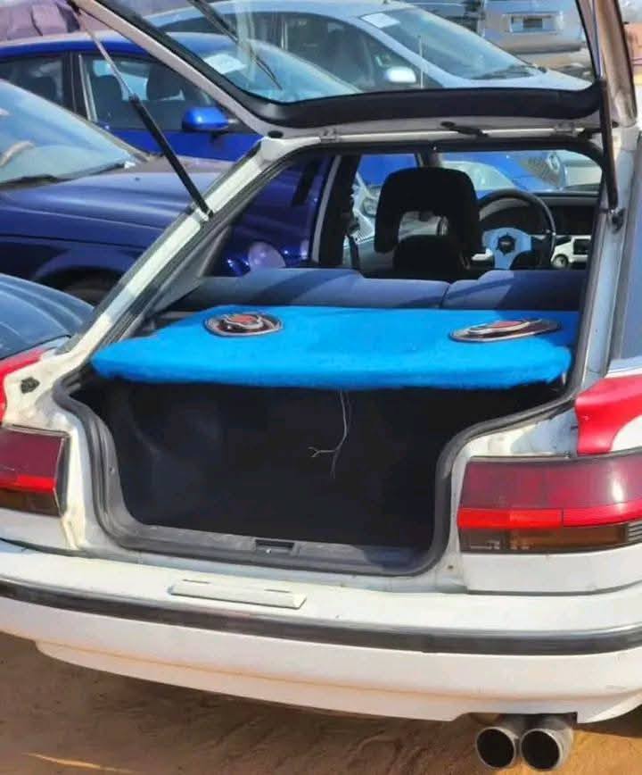 A picture of Toyota Corolla 1991
