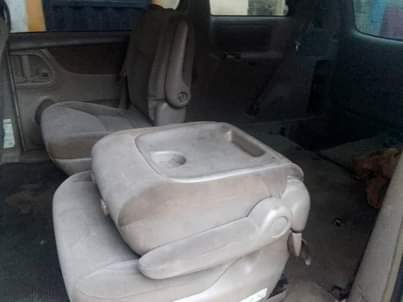 A picture of Toyota sienna 05