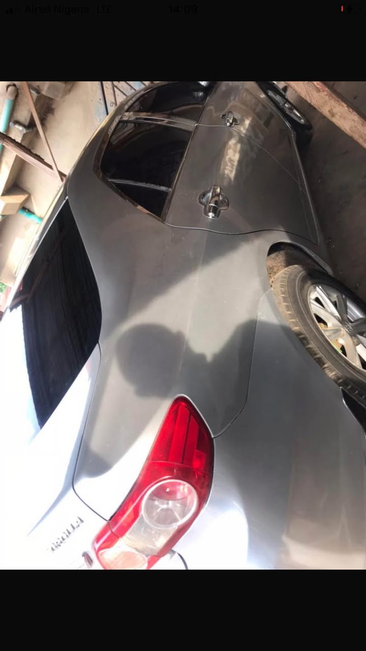 A picture of Toyota Corolla manual 08029557355