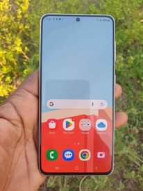 A picture of Samsung S21 5g