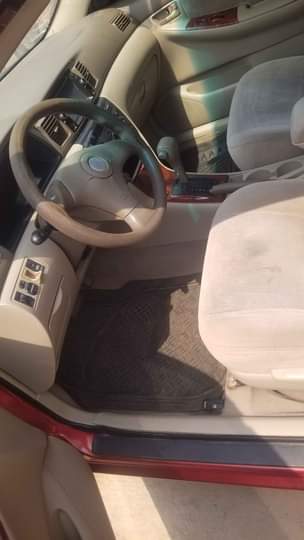 A picture of Toyota Corolla 04
