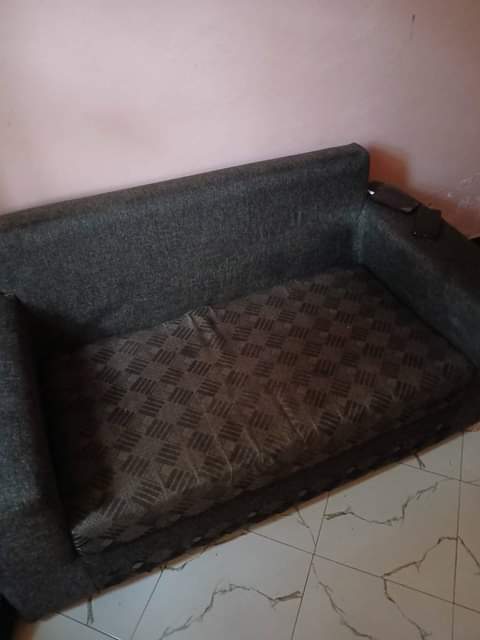 A picture of Sofa la watu wa wili mito ipo bei rafiki kabisa