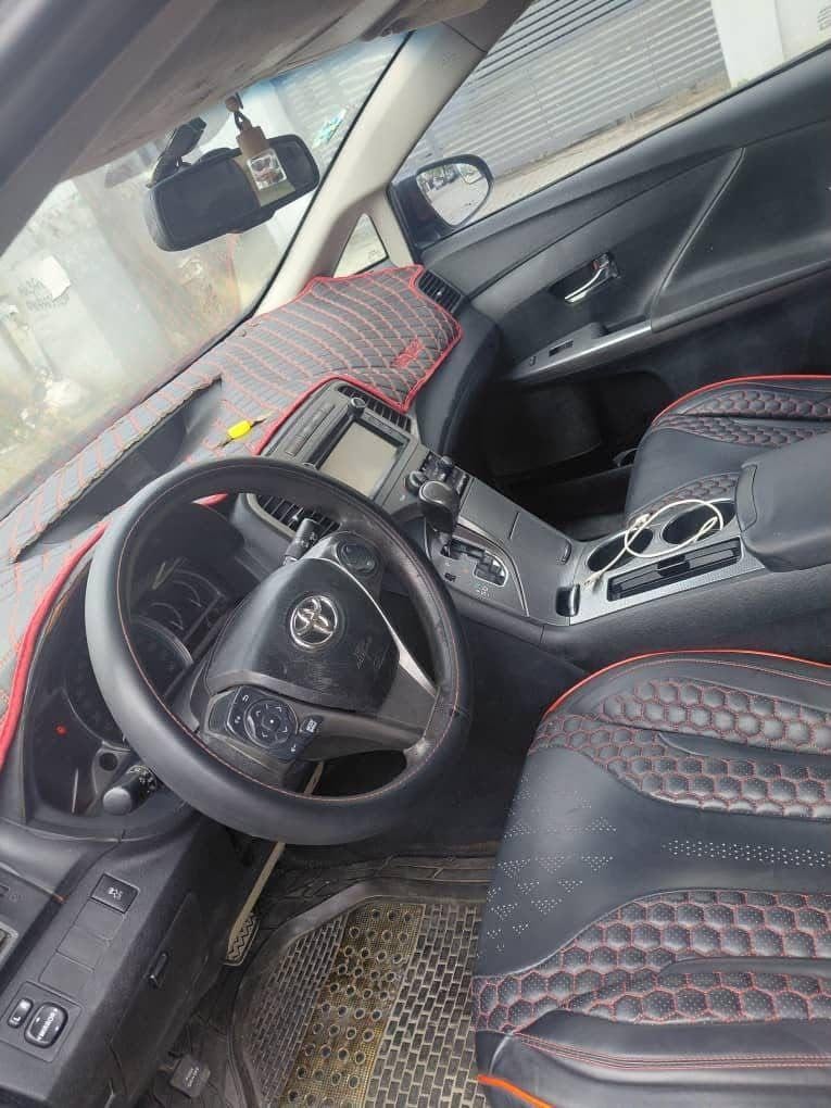A picture of 2013 Toyota venza