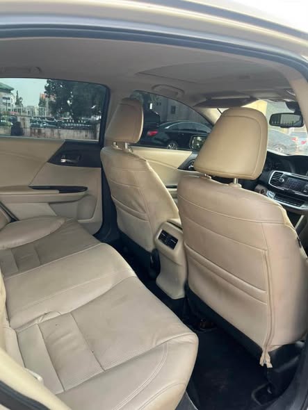 A picture of Distress Honda Accord 2015
