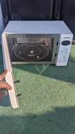 A picture of Microwave oven