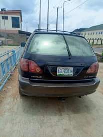 A picture of Lexus Rx300