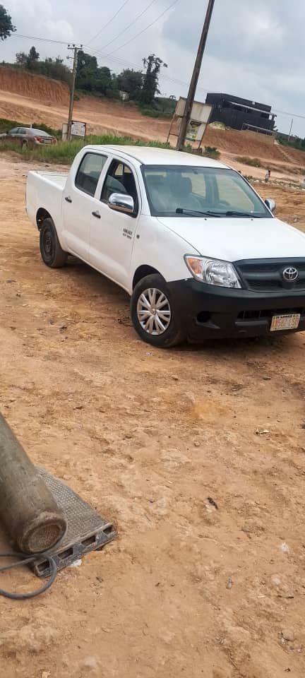 A picture of TOYOTA HILUX MANUAL GEAR UNTOUCHED ENGINE AND GEAR 09056218817