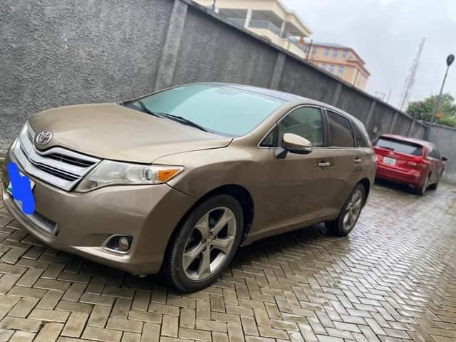 A picture of Toyota Venza 2012