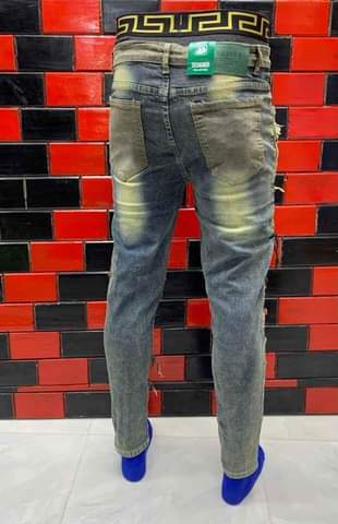 A picture of JEANS