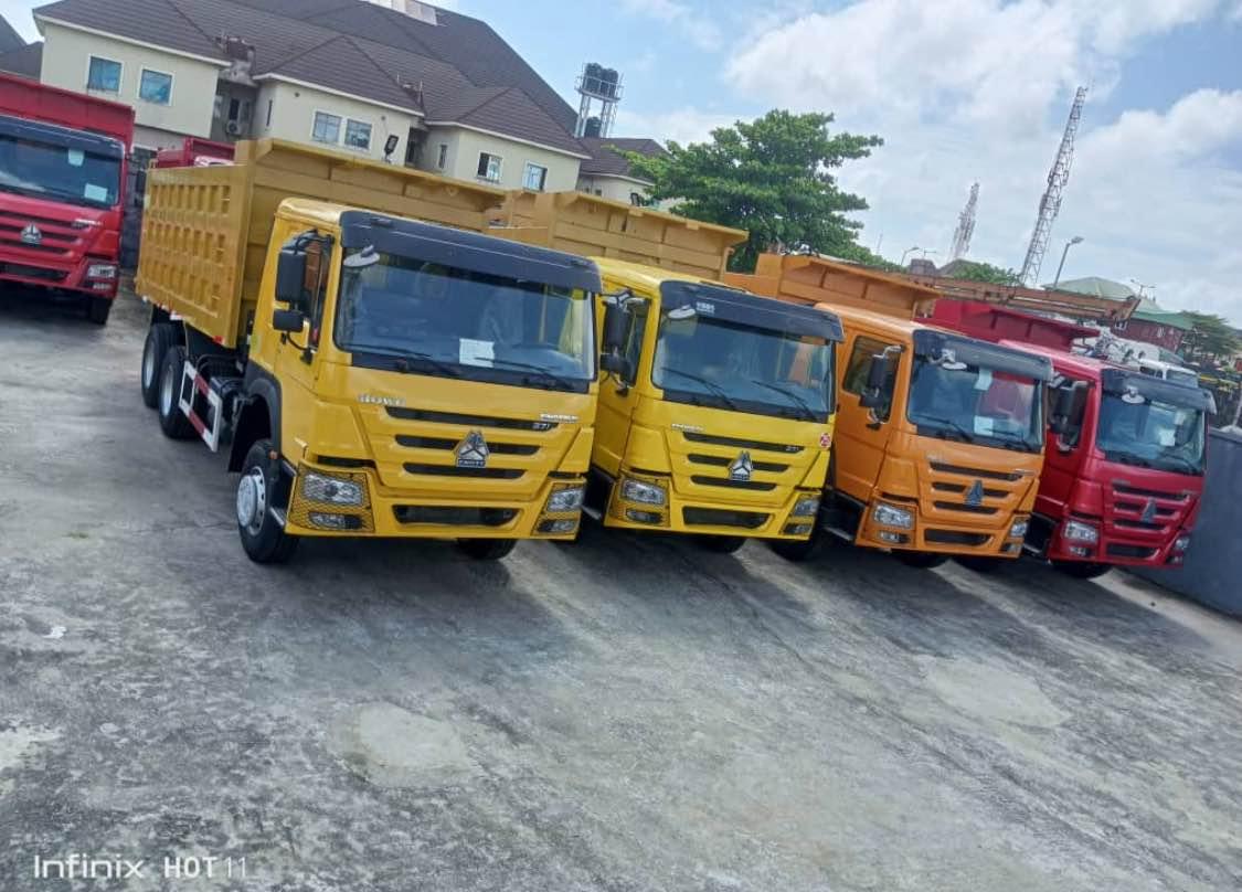A picture of 6X4 10 Tyres Howo Sinotruk