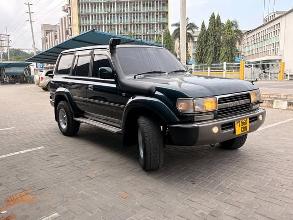 A picture of TOYOTA LANDCRUISER VX