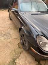 A picture of Awoof w211 E280 for sale or swapping. Call 07052174258