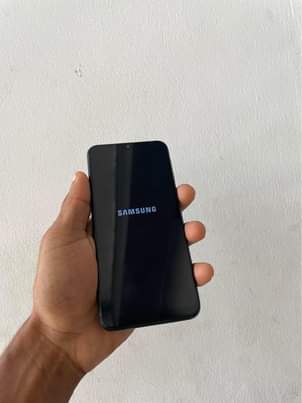 A picture of Samsung A20e