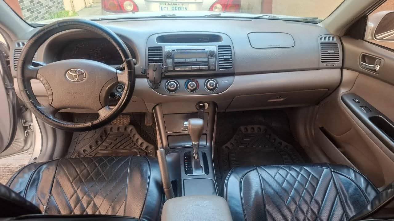 A picture of Toyota camry 2005