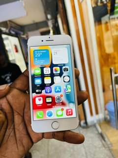 A picture of Iphone 7plain