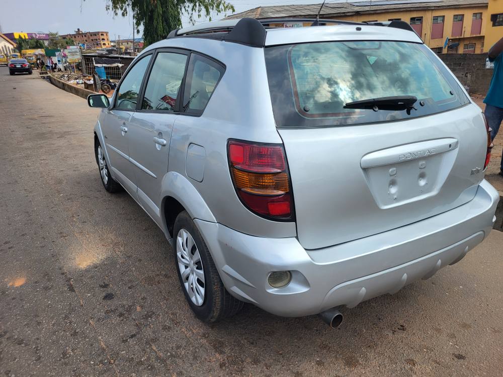 A picture of Pontiac vibe 04