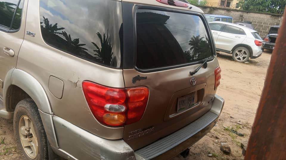 A picture of Toyota sequoia 09063393963