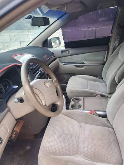 A picture of 2006 Toyota Sienna 2 8m
