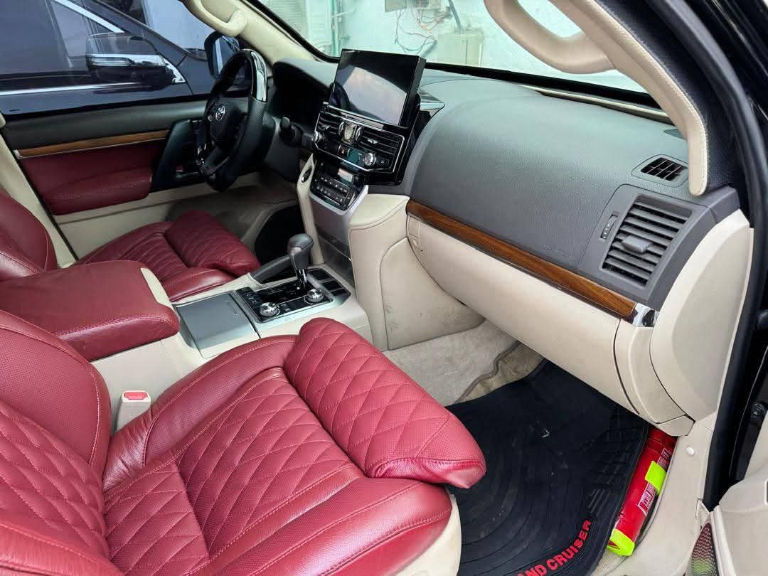 A picture of 2019 Toyota Land Cruiser Bullet Proof 2019