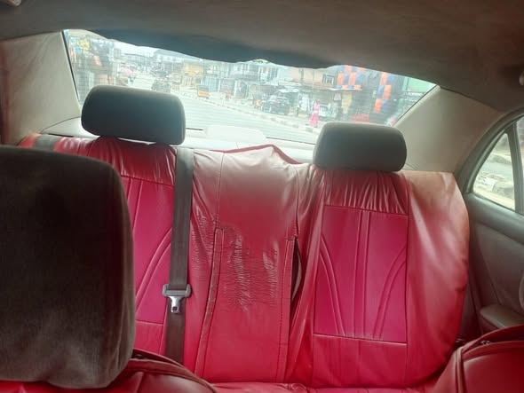 A picture of Toyota Corolla 04