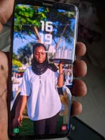 A picture of S9 samsung kama ilivy njoo na ofa yako 0616548001 chap