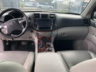 A picture of Distress 2013 Highlander limited