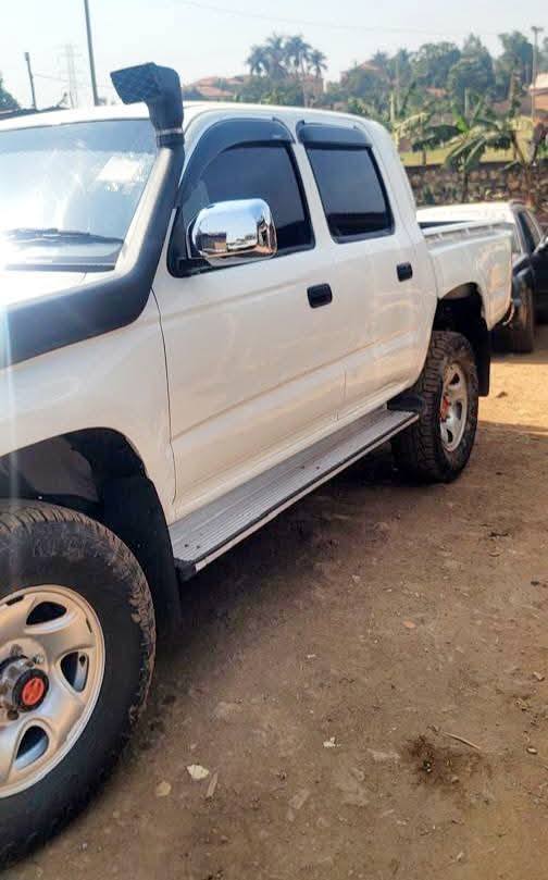 used toyota hilux