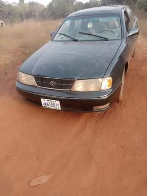 A picture of Toyota Avalon 1998