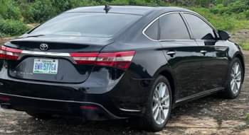 A picture of This is a very clean first body Avalon 2015 in