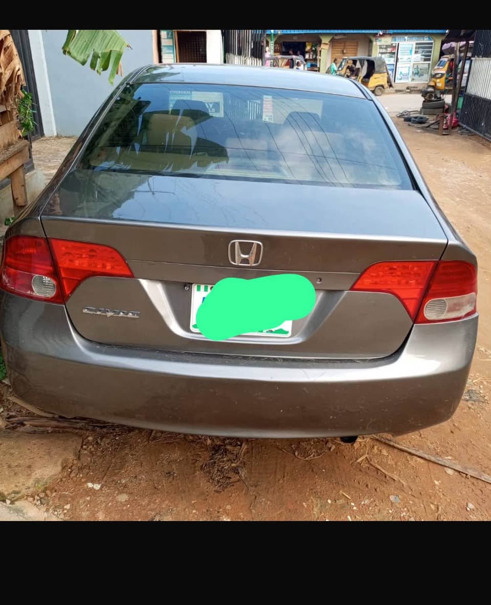 A picture of Honda civil 08